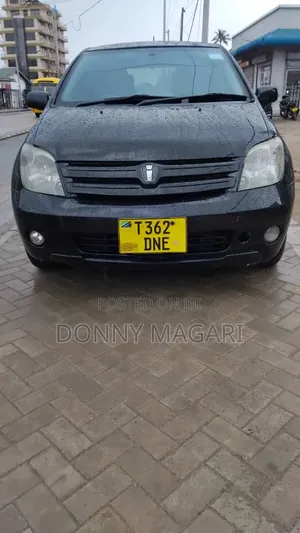 Toyota IST 2005 Black