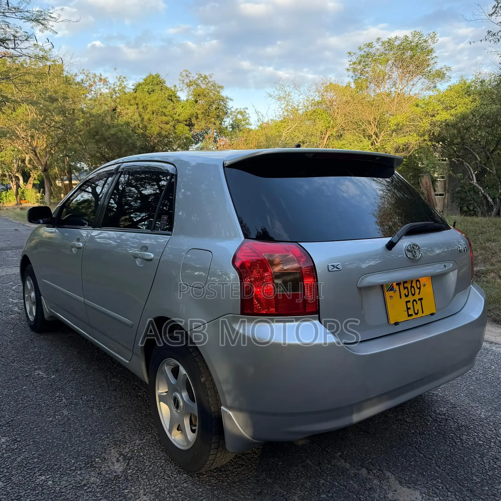 Toyota Corolla RunX 2004 Silver
