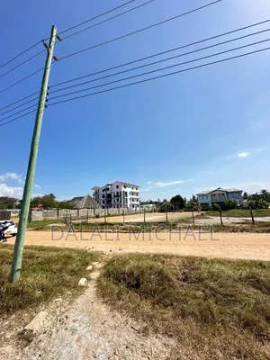 Viwanja Vinauzwa Bahari Beach
