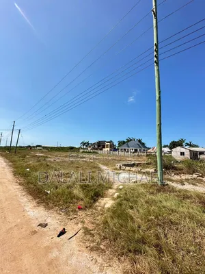 Viwanja Vinauzwa Bahari Beach