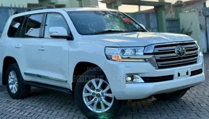 Toyota Land Cruiser Prado 2022 White