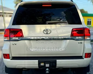 Toyota Land Cruiser Prado 2022 White