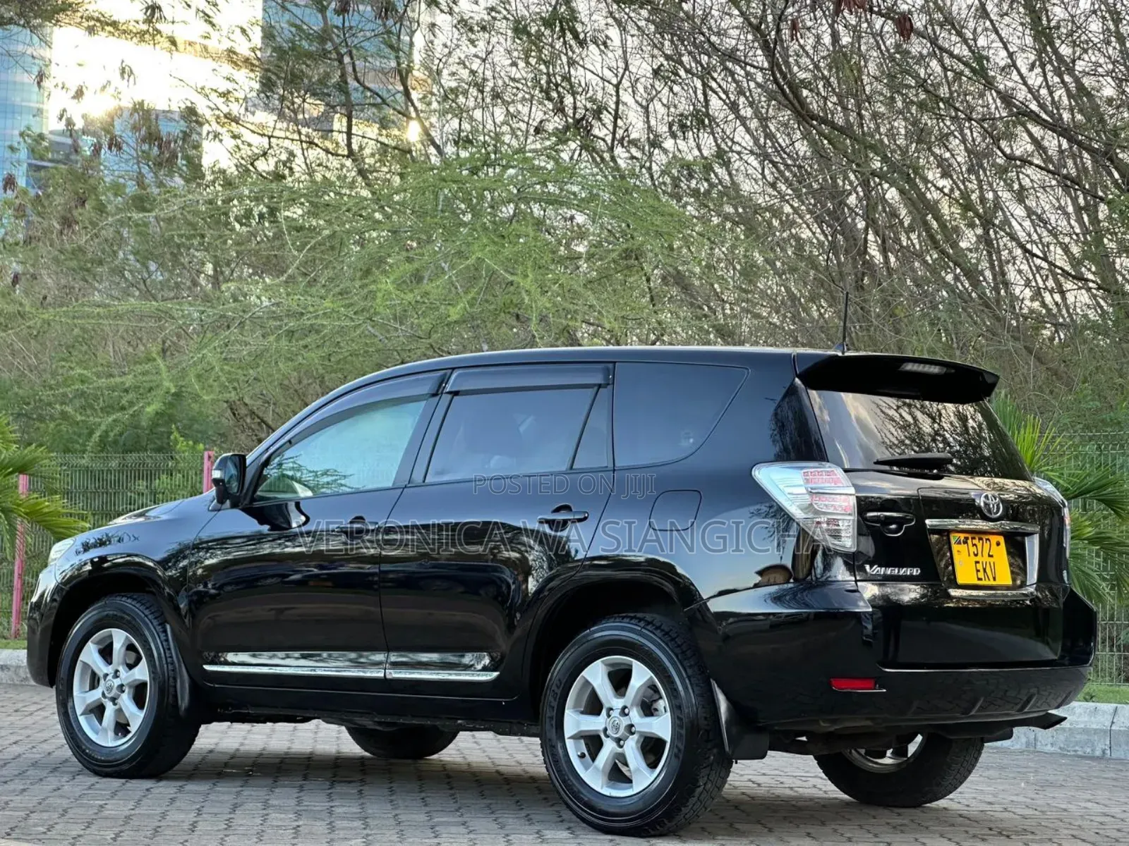 Toyota Vanguard 2010 Black