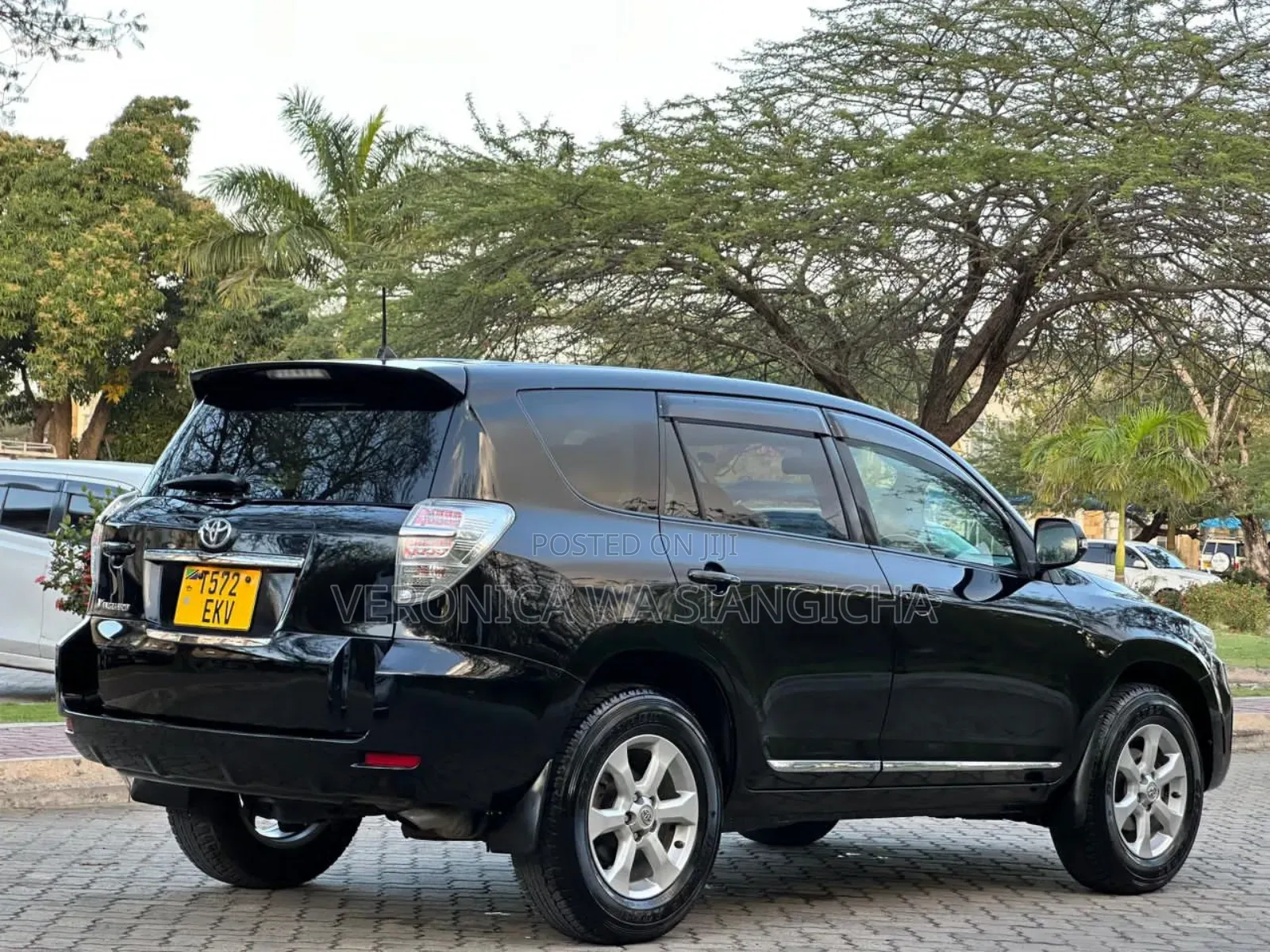 Toyota Vanguard 2010 Black