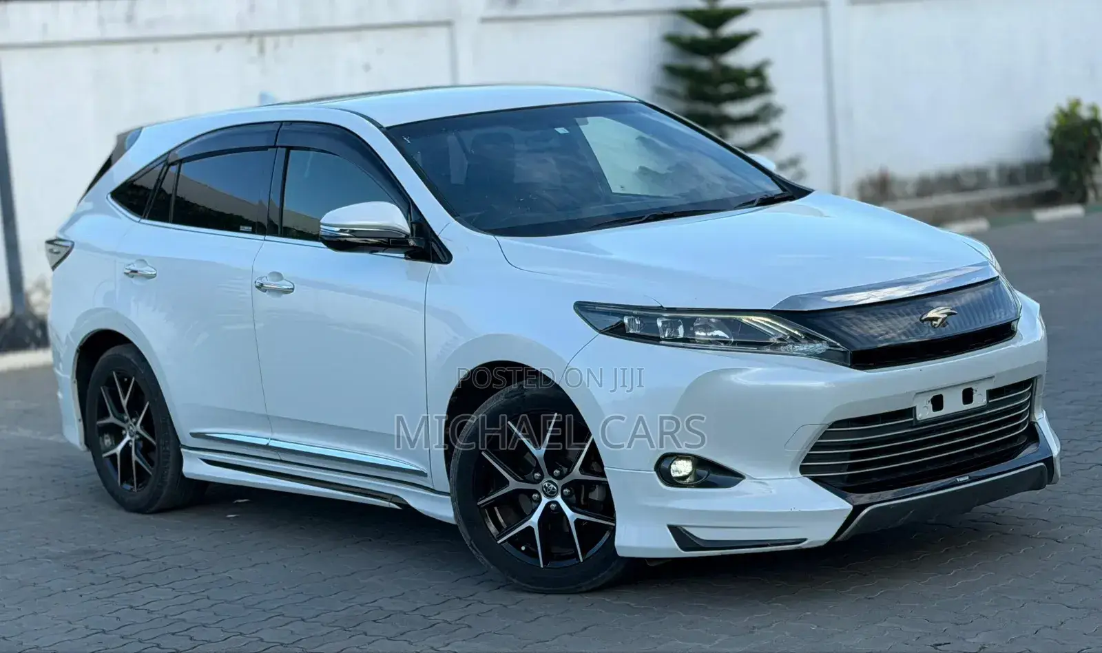 Toyota Harrier 2.0 2015 White