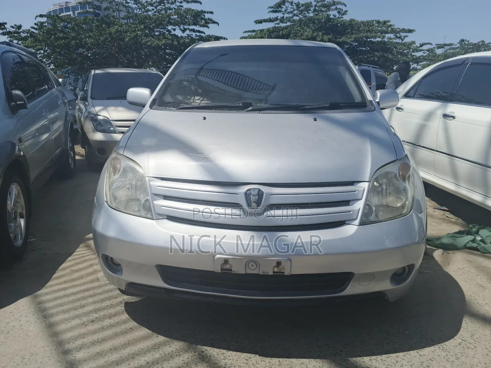 Toyota IST 2004 Silver