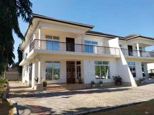 Furnished 4bdrm Villa in Kunduchi for rent