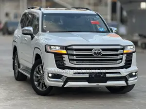 New Toyota Land Cruiser LC300 2024 White