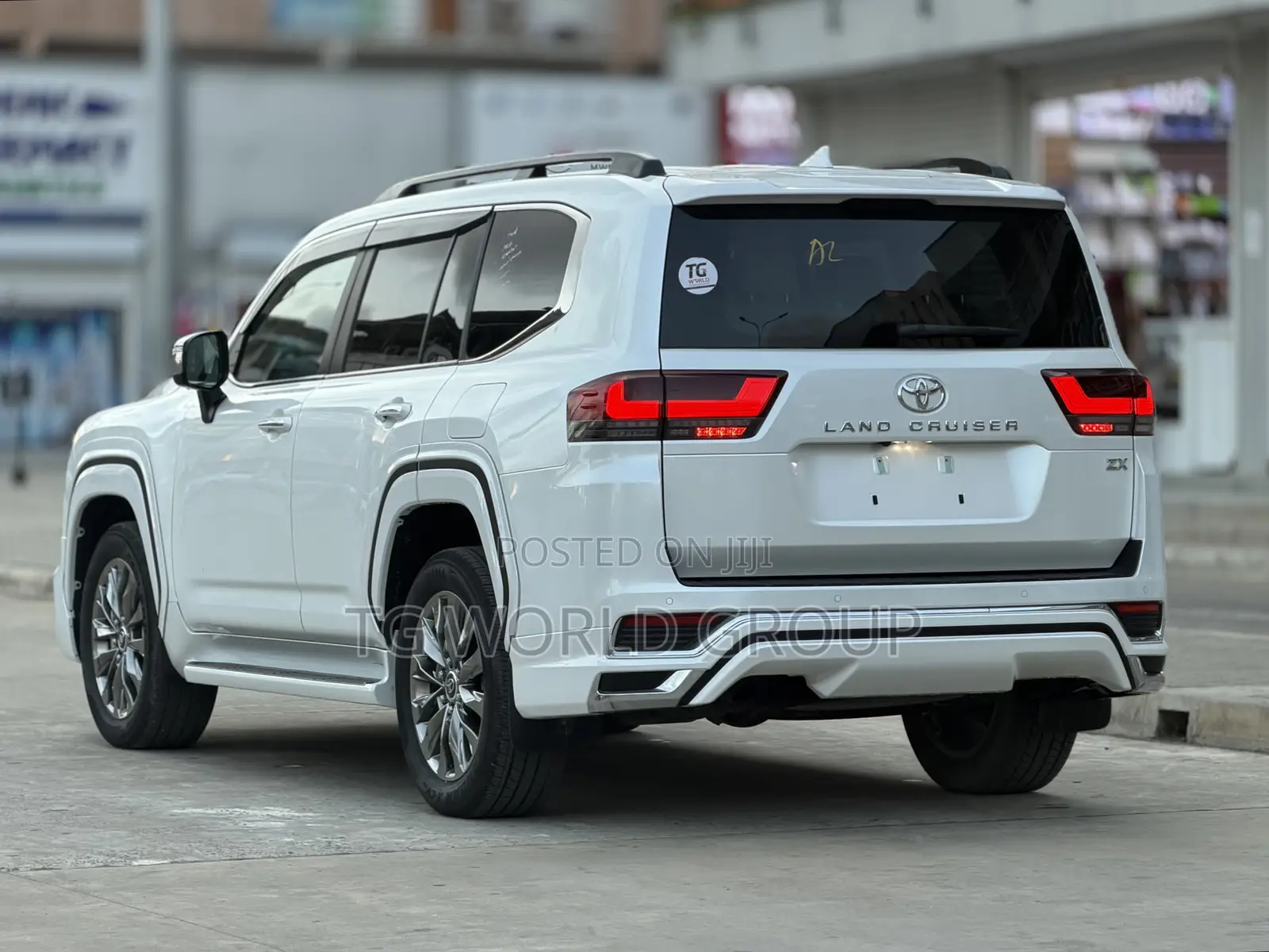 New Toyota Land Cruiser LC300 2024 White