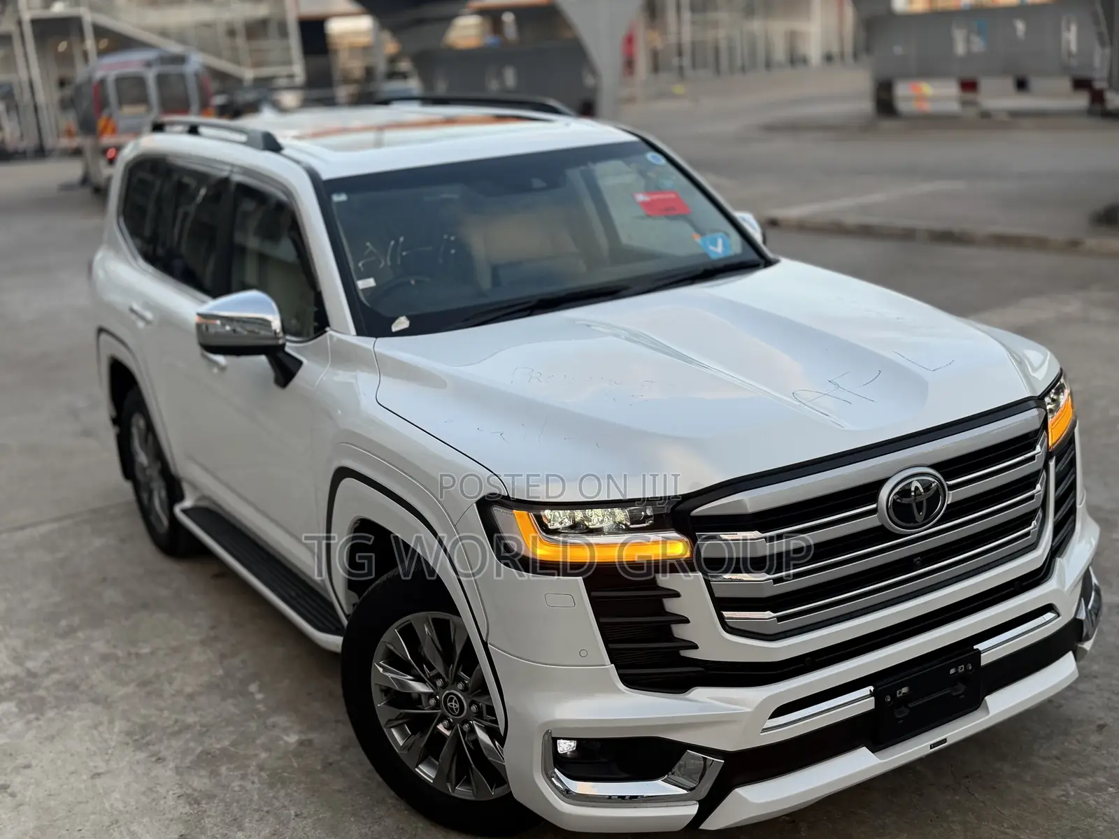 New Toyota Land Cruiser LC300 2024 White