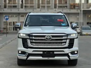 New Toyota Land Cruiser LC300 2024 White