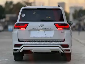 New Toyota Land Cruiser LC300 2024 White