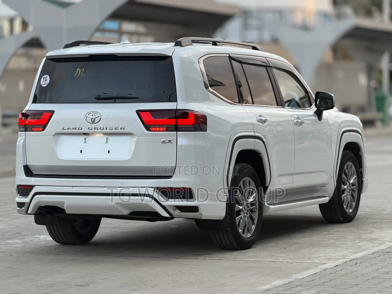 New Toyota Land Cruiser LC300 2024 White