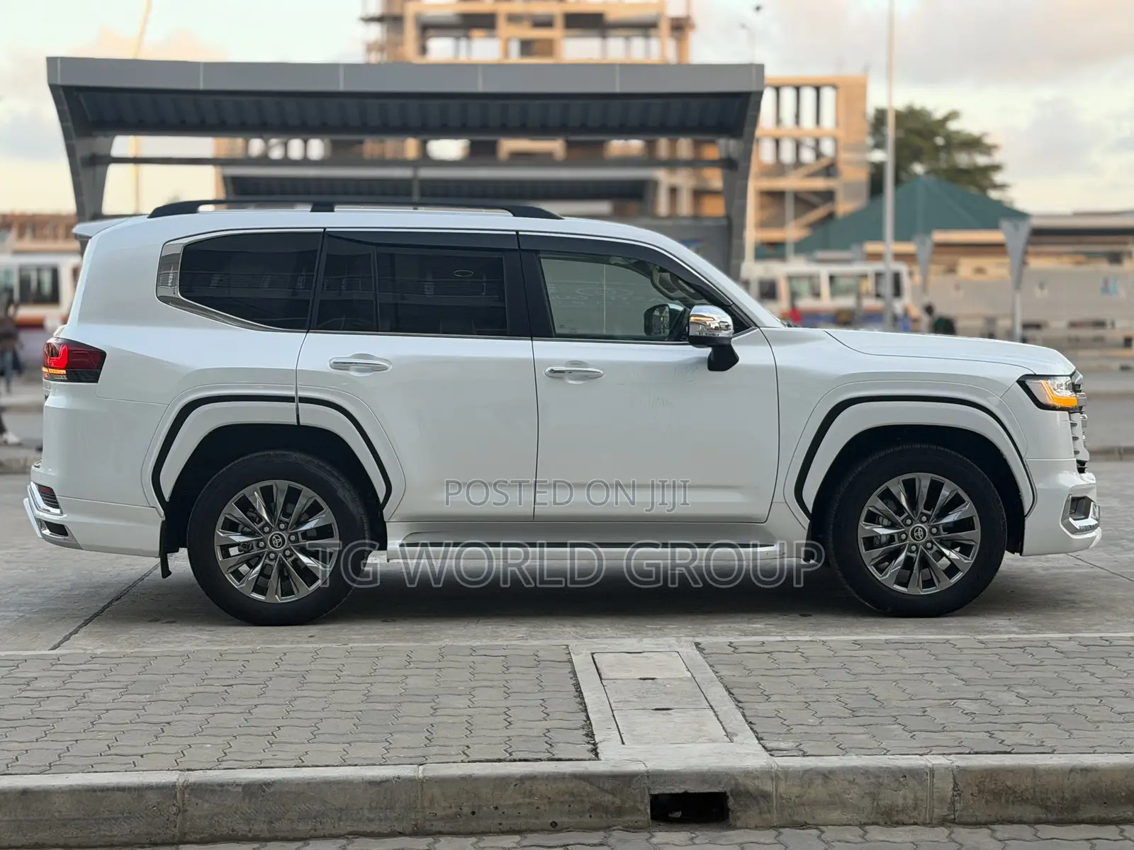 New Toyota Land Cruiser LC300 2024 White