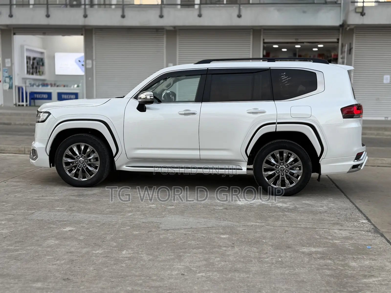New Toyota Land Cruiser LC300 2024 White