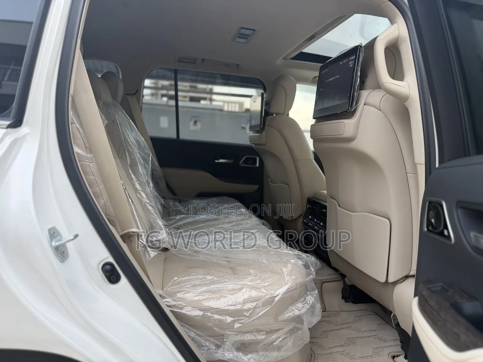New Toyota Land Cruiser LC300 2024 White