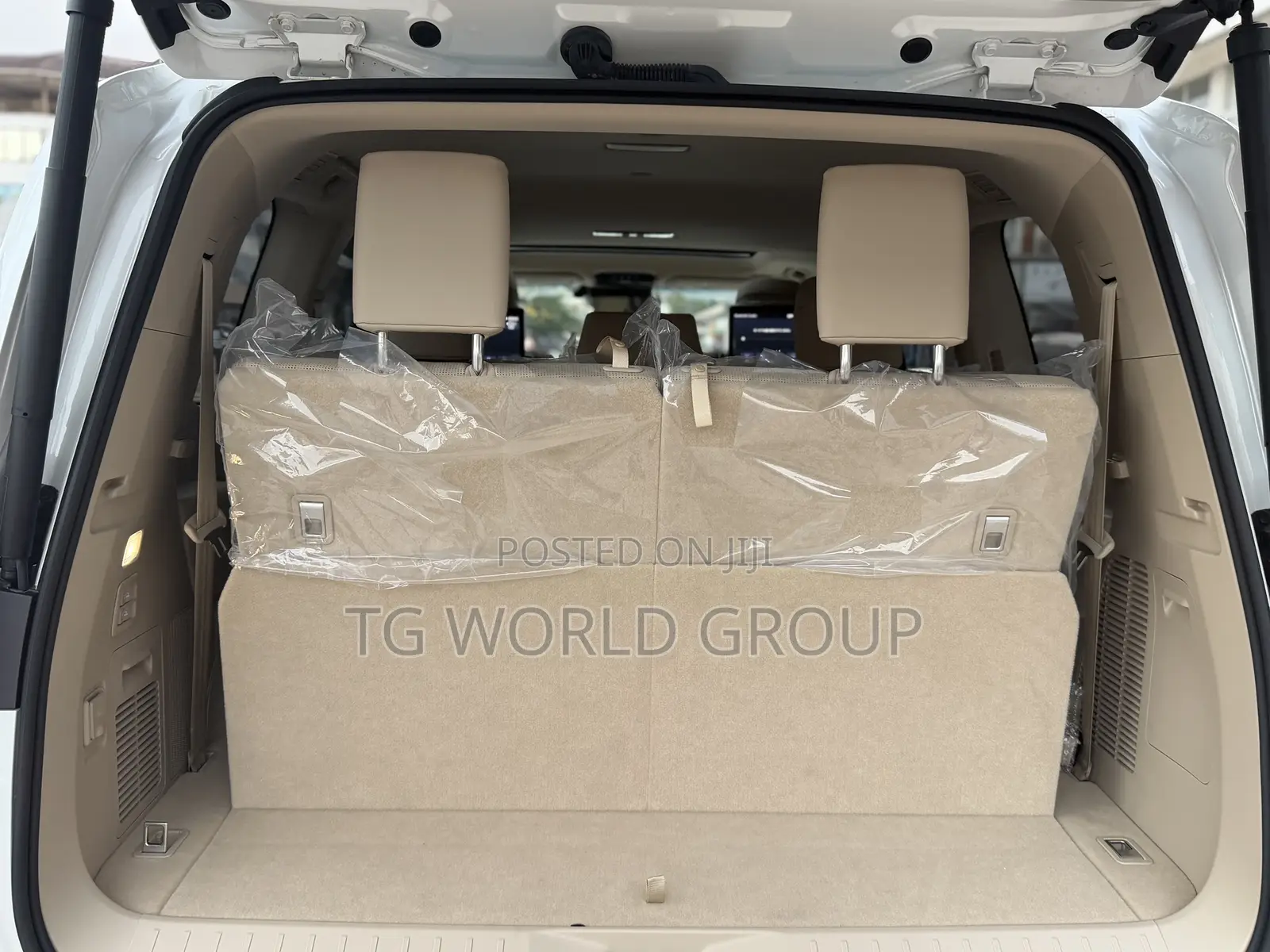 New Toyota Land Cruiser LC300 2024 White
