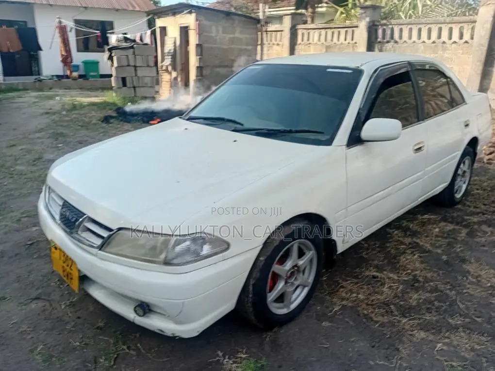 Toyota Carina 2001 White