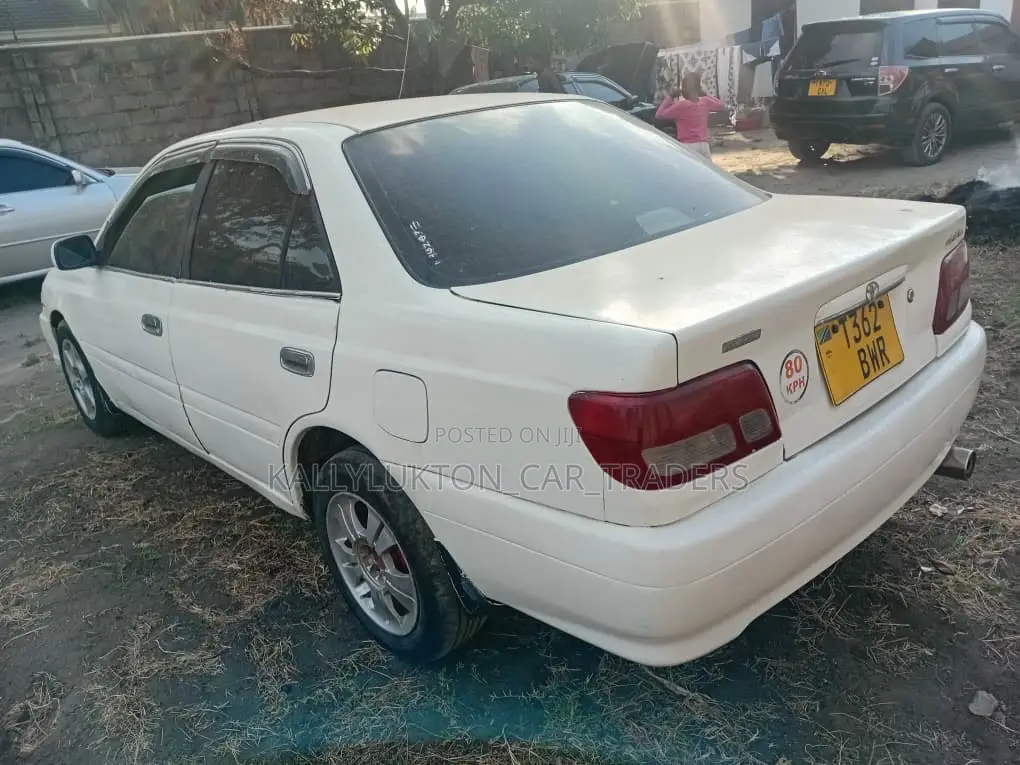Toyota Carina 2001 White