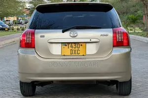 Toyota Corolla RunX 2004 Gold