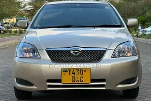 Toyota Corolla RunX 2004 Gold