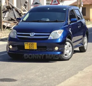 Toyota IST 2004 Blue