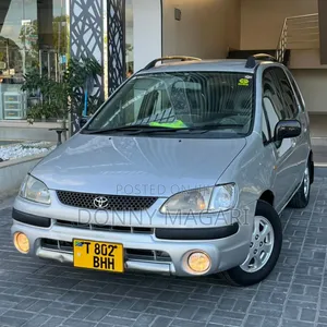 Toyota Corolla Spacio 2000 Silver