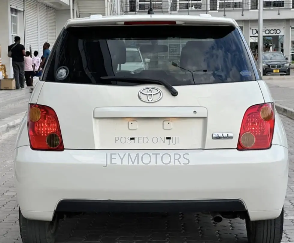 Toyota IST 2005 White