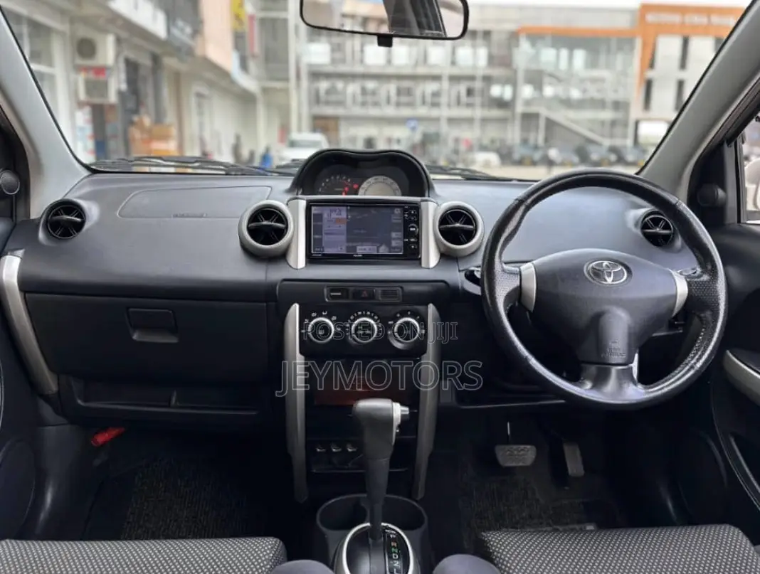Toyota IST 2005 White
