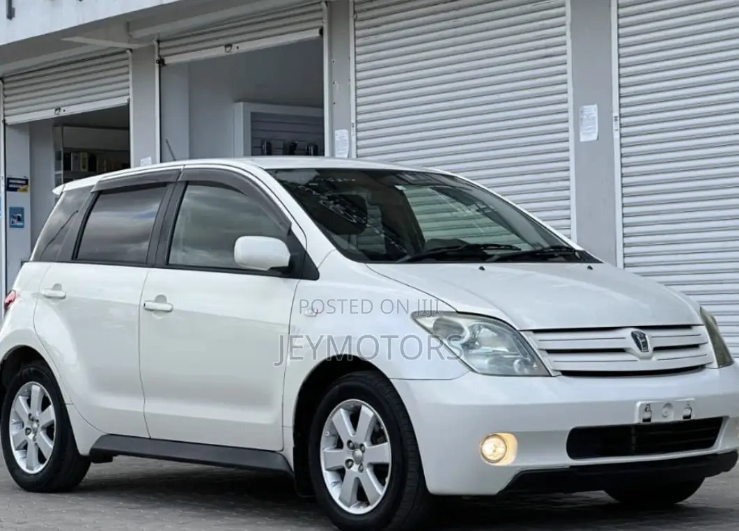 Toyota IST 2005 White
