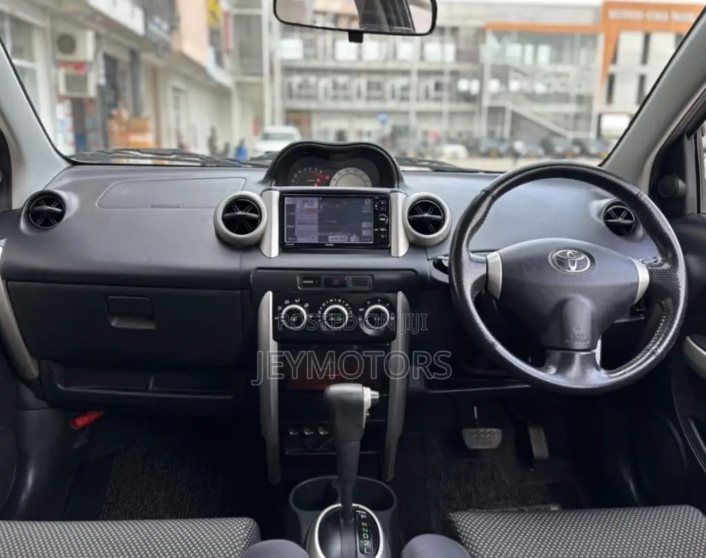 Toyota IST 2005 White