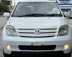 Toyota IST 2005 White