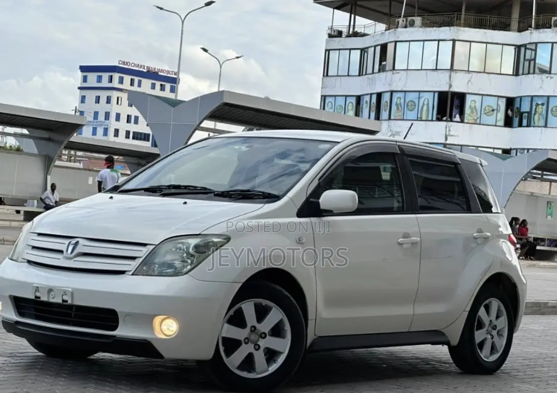 Toyota IST 2005 White