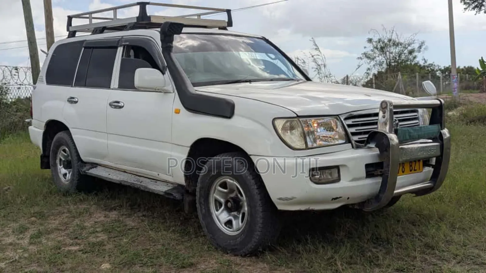 Toyota Land Cruiser 2010 White
