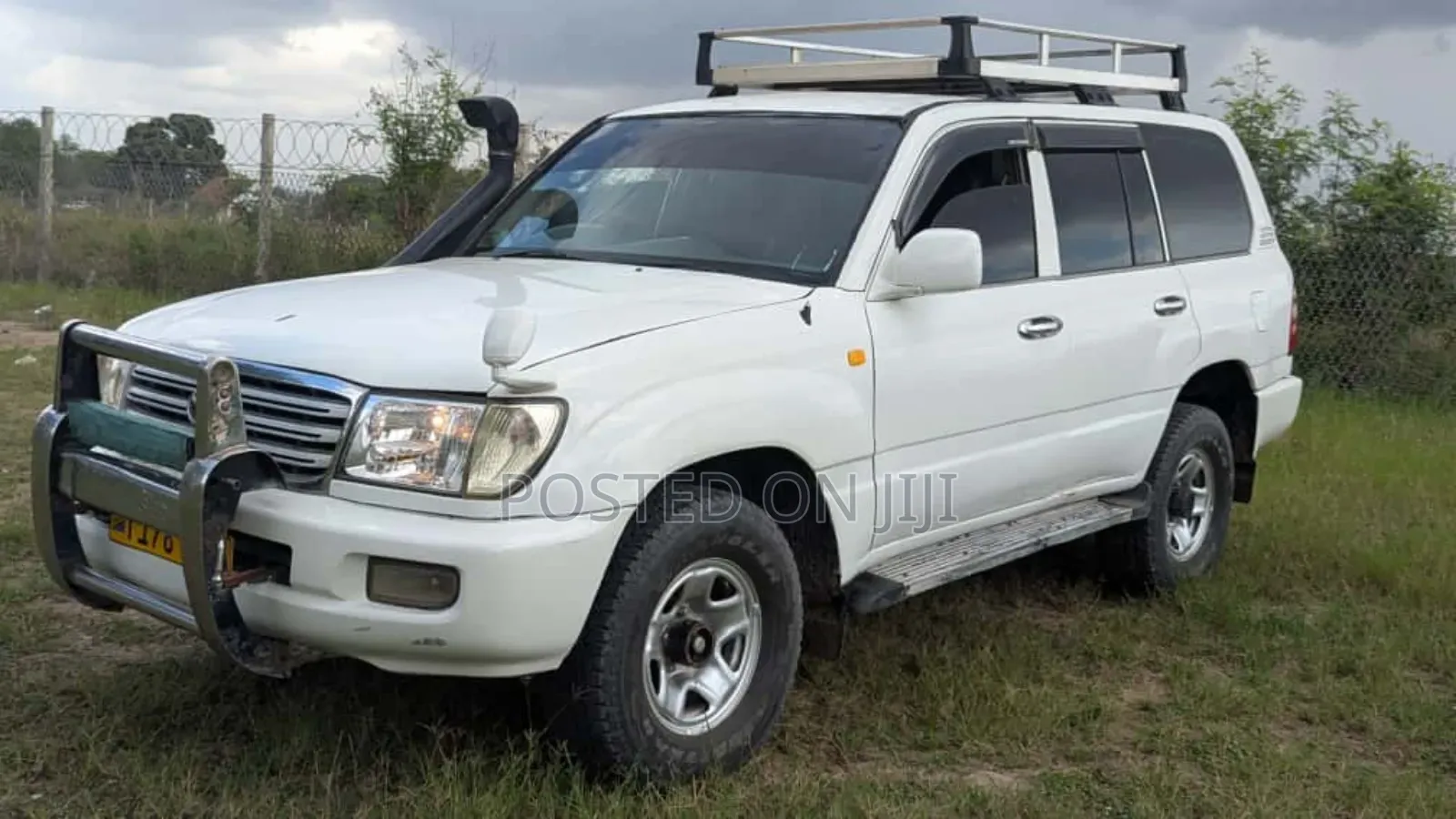 Toyota Land Cruiser 2010 White