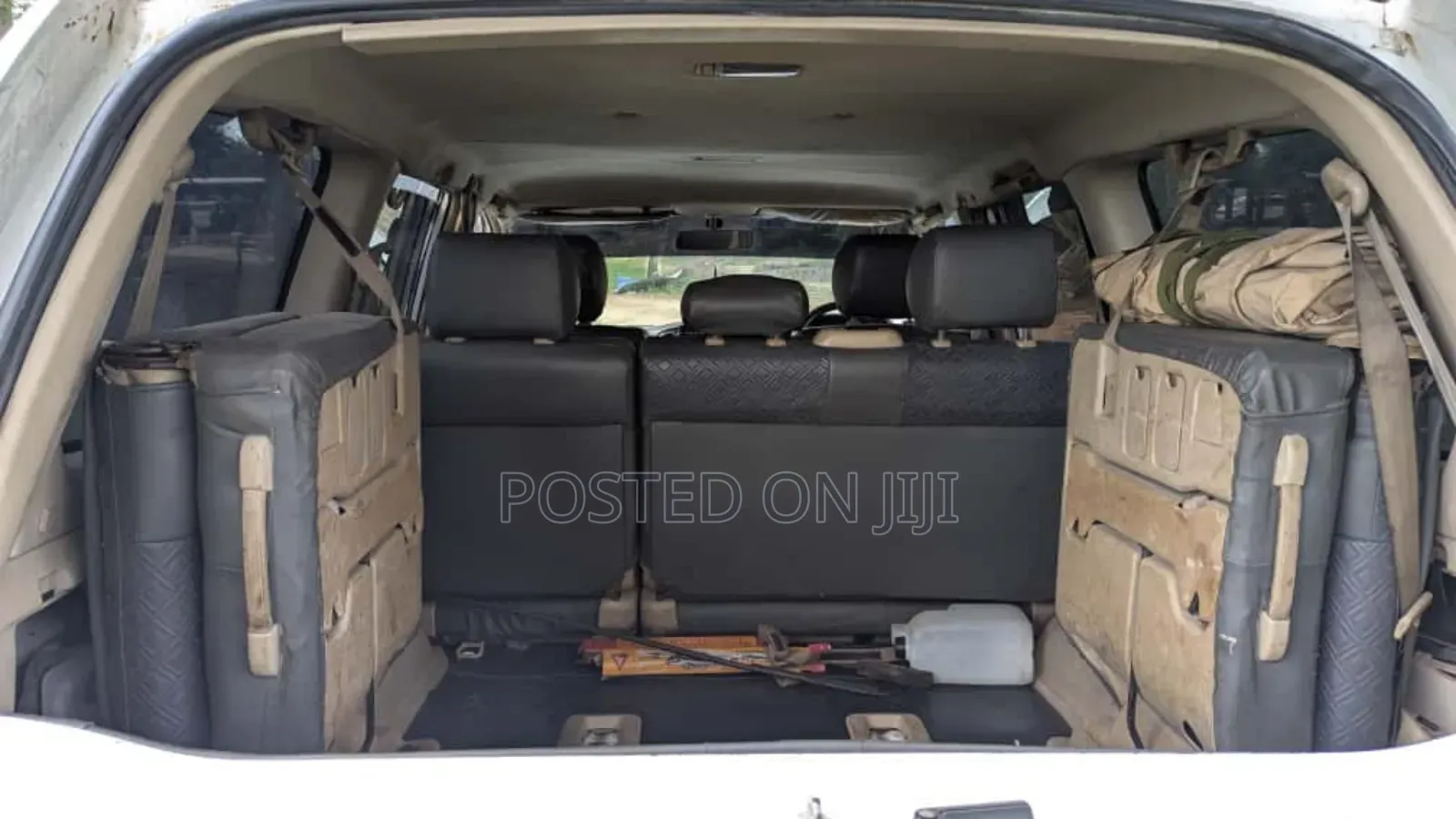 Toyota Land Cruiser 2010 White
