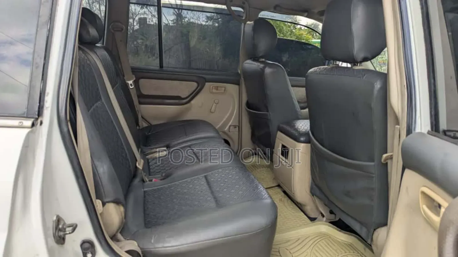 Toyota Land Cruiser 2010 White