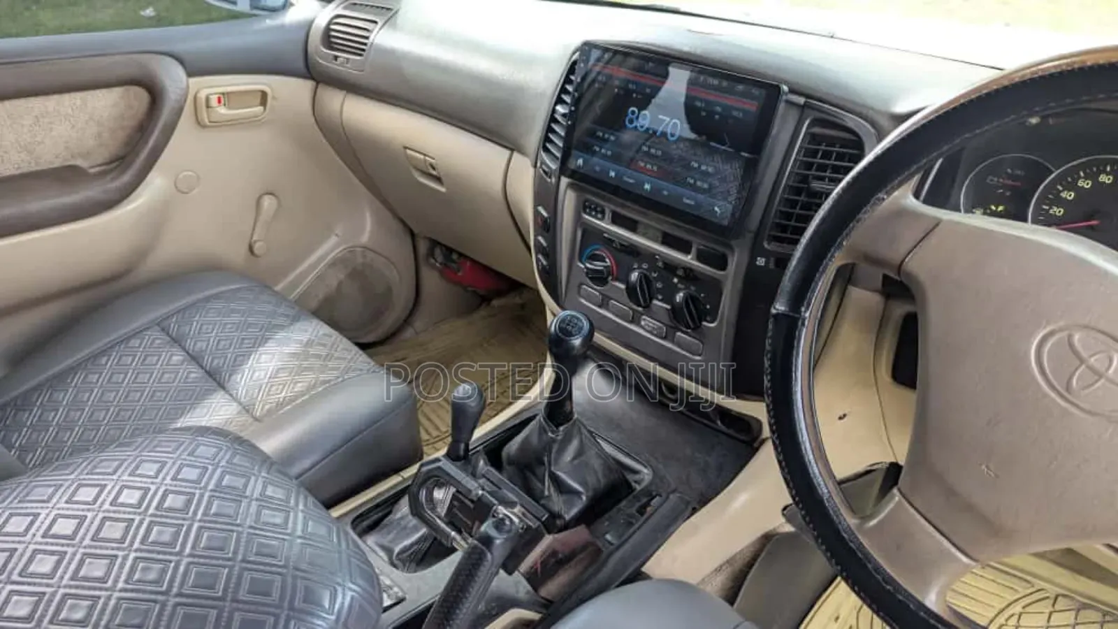 Toyota Land Cruiser 2010 White