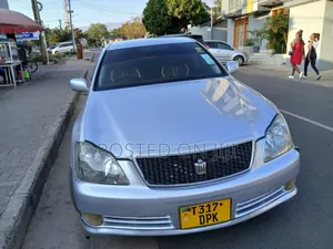 Toyota Crown 2006 Silver