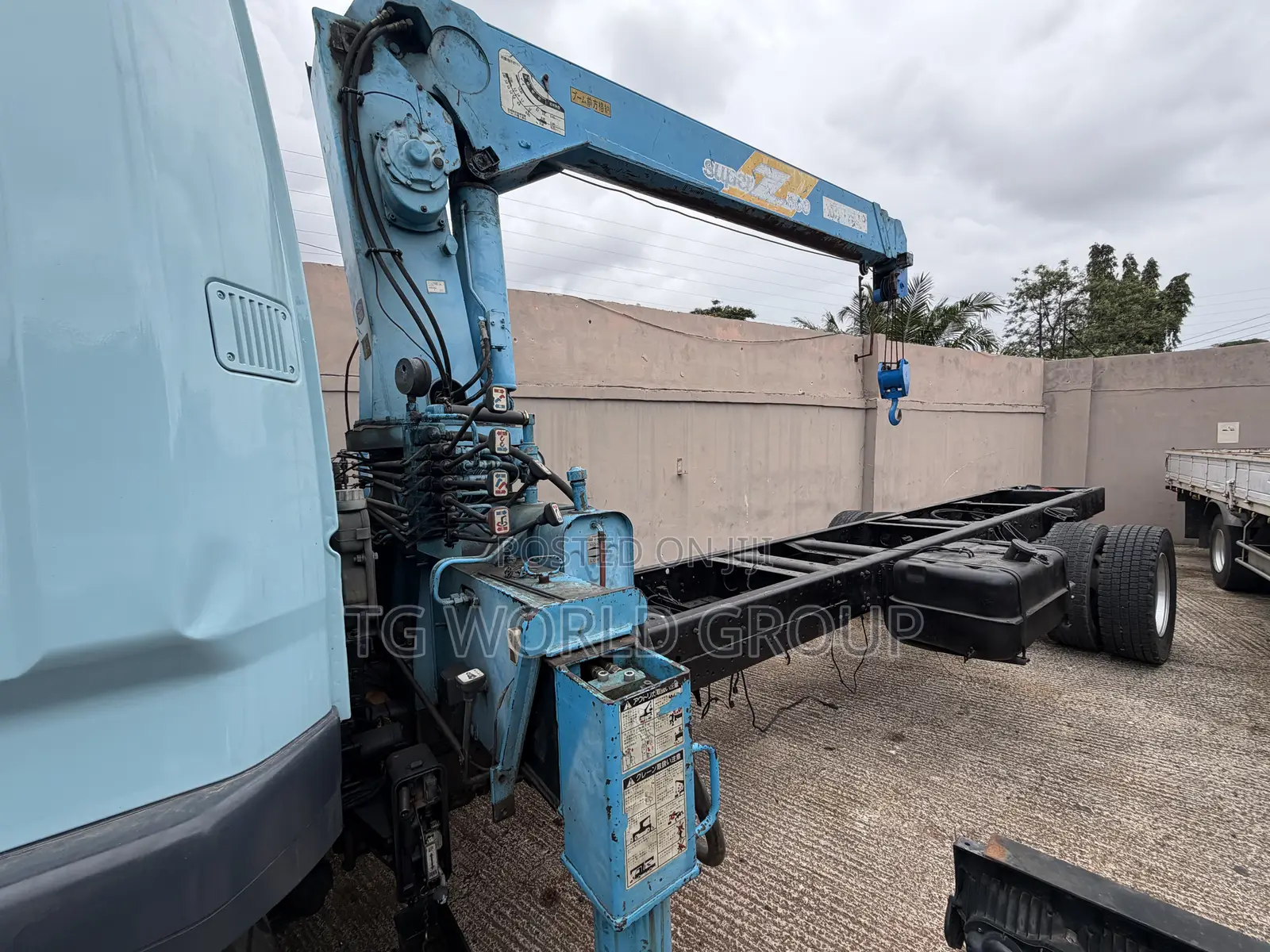 2005 Mitsubishi Fuso Fighter 5ton Crane