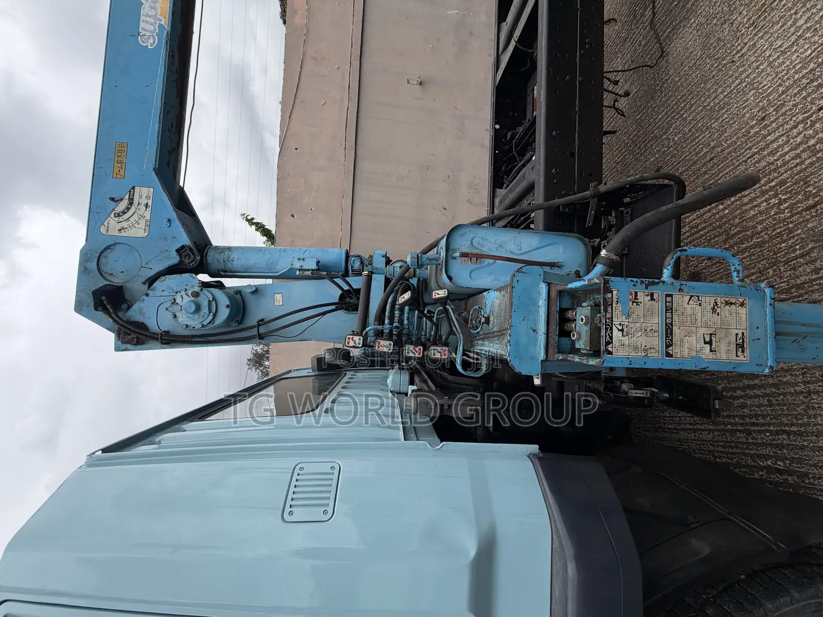 2005 Mitsubishi Fuso Fighter 5ton Crane