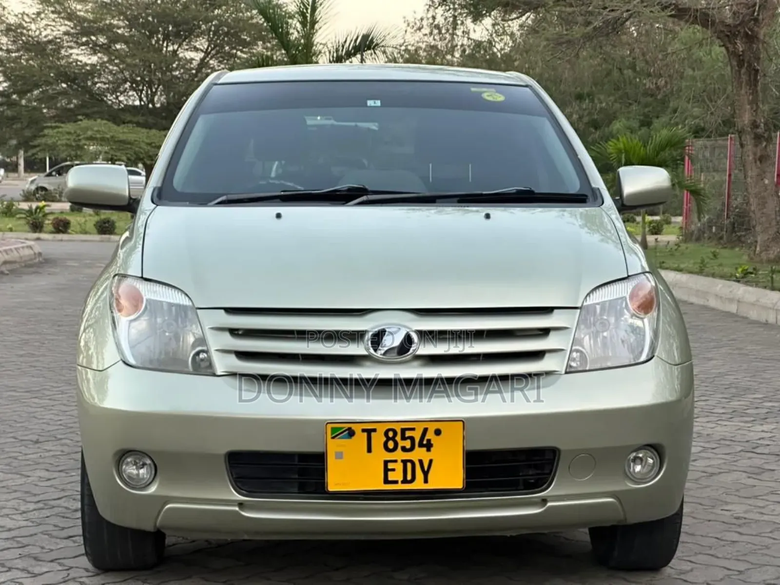 Toyota IST 2007 Gold