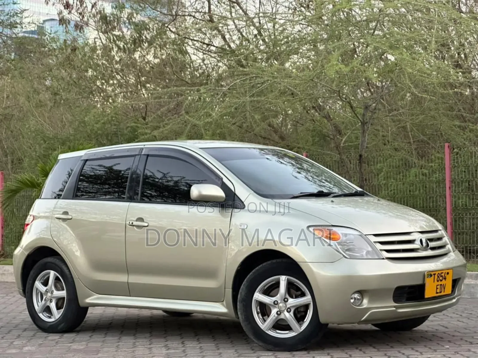 Toyota IST 2007 Gold