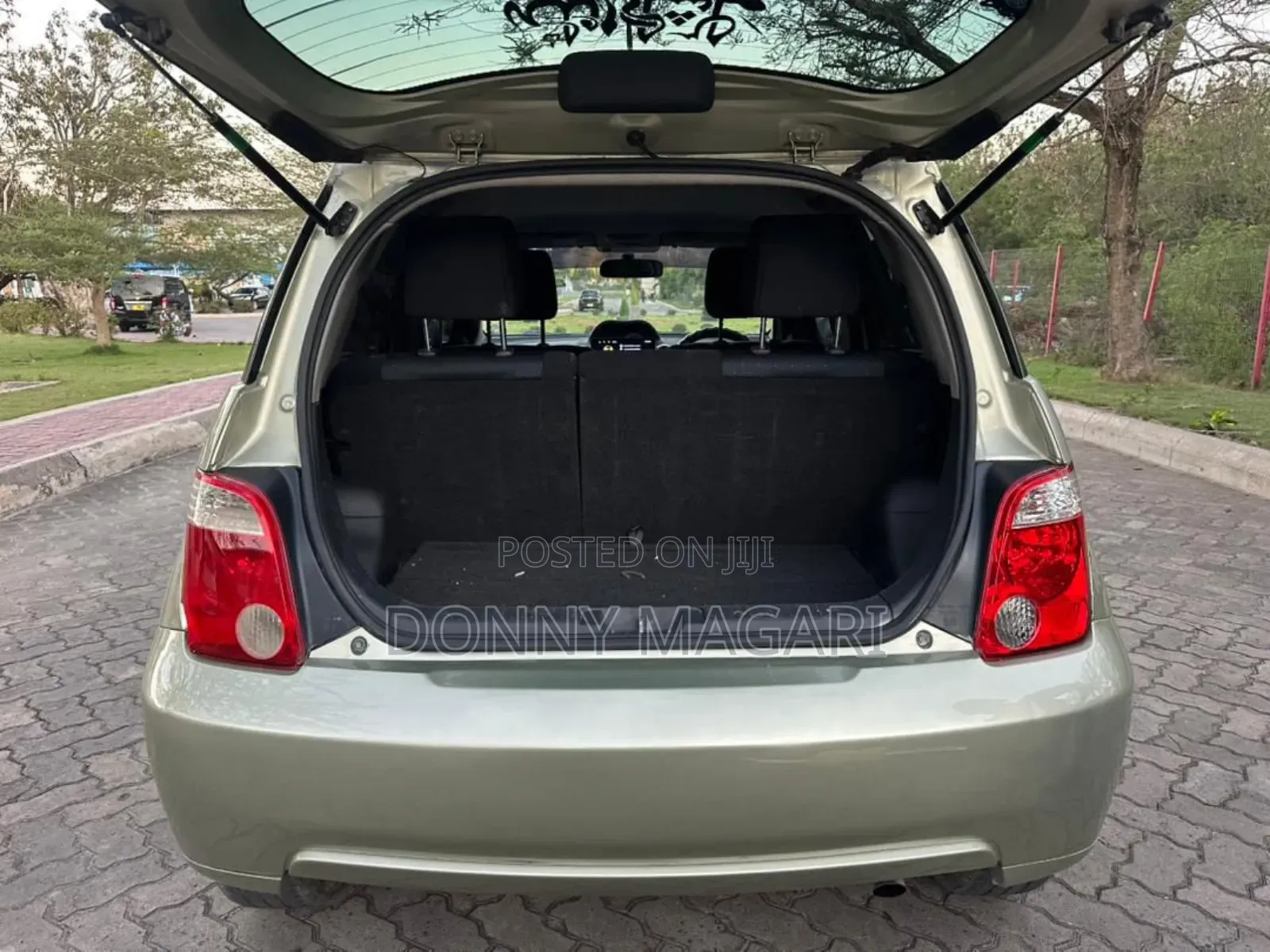 Toyota IST 2007 Gold