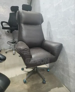 Office Chair 
Tunapatikana Kariakoo Dar Es Salaam