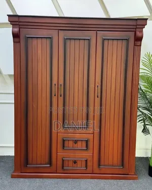 Kabati La Nguo Milango Me 3 Rangi Ni Wood Color