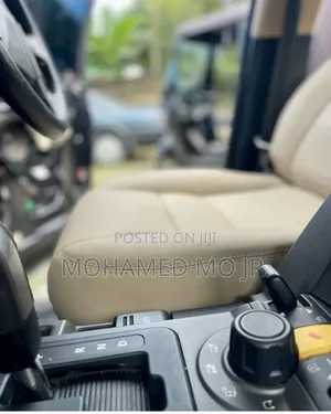 Landrover Full Interior.