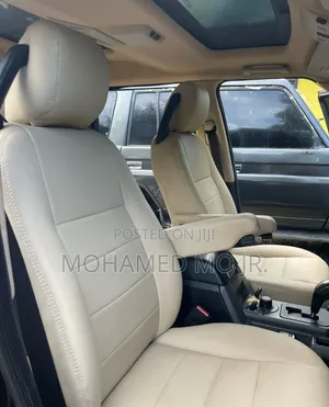 Landrover Full Interior.
