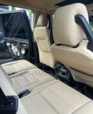 Landrover Full Interior.