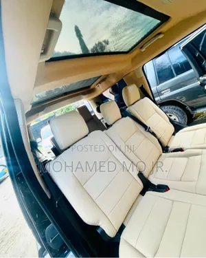 Landrover Full Interior.